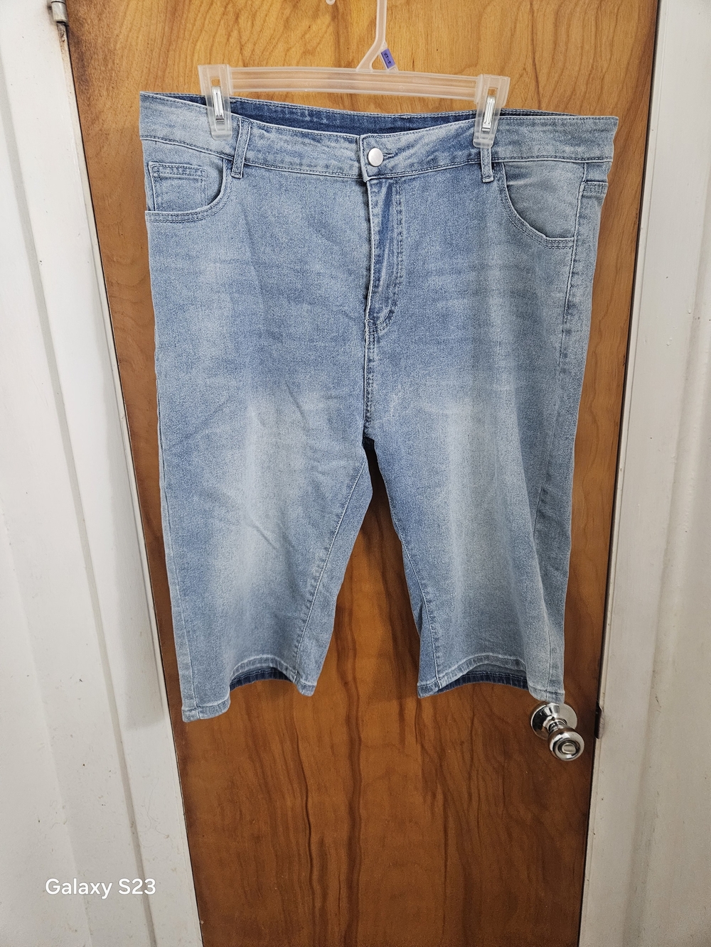 Women’s Light Blue Denim Capris- Classic Summer Staple